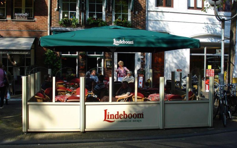 parasols promotionnels personnalisés pour la brasserie